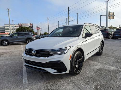 2024 Volkswagen Tiguan 2.0T SE R-Line Black