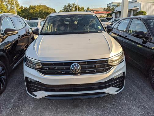 2024 Volkswagen Tiguan 2.0T SE R-Line Black