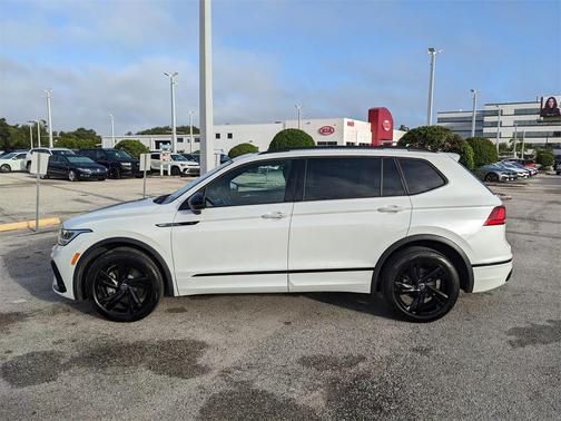 2024 Volkswagen Tiguan 2.0T SE R-Line Black