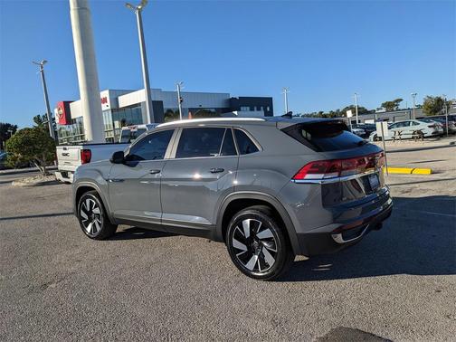 2024 Volkswagen Atlas Cross Sport 2.0T SE w/Technology