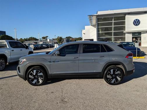 2024 Volkswagen Atlas Cross Sport 2.0T SE w/Technology