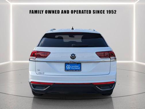Pure White 2022 Volkswagen Atlas Cross Sport 2.0T SE