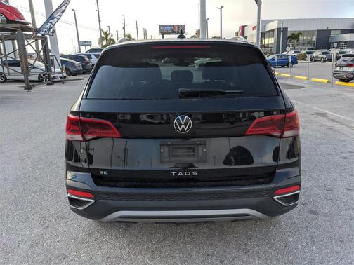 2023 Volkswagen Taos 1.5T SE