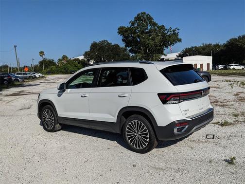 2025 Volkswagen Taos 1.5T SE