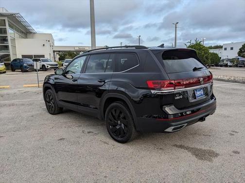2025 Volkswagen Atlas 2.0T SE w/Technology