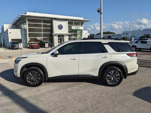 2023 Nissan Pathfinder SV FWD