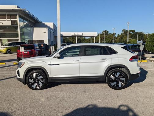 2026 Volkswagen Atlas Cross Sport 2.0T SE w/Technology