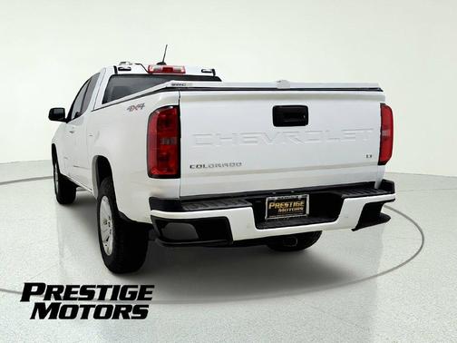 Summit White 2022 Chevrolet Colorado LT