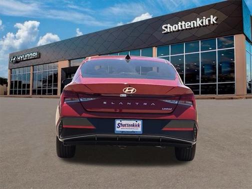2025 Hyundai ELANTRA Limited