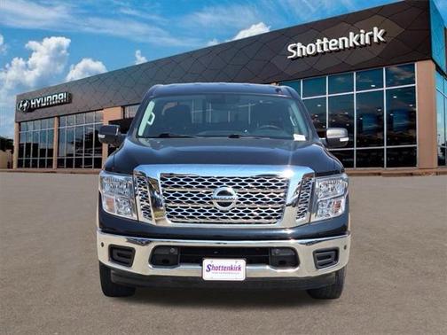 2018 Nissan Titan SV