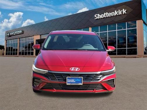 2025 Hyundai ELANTRA SE
