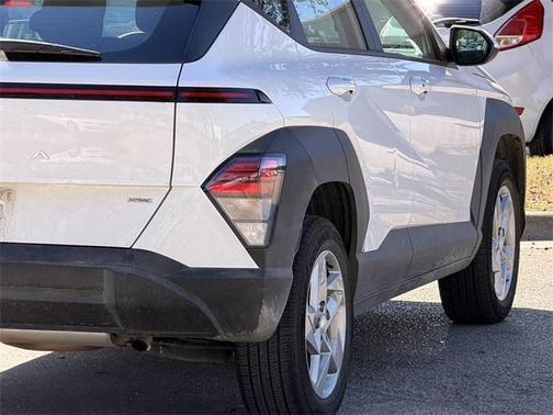 2025 Hyundai KONA SE