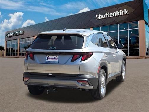 2026 Hyundai TUCSON SE