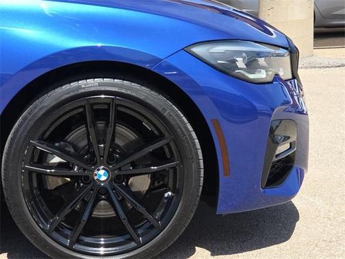 2022 BMW 330 i xDrive