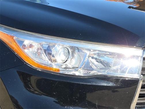 2016 Toyota Highlander LE