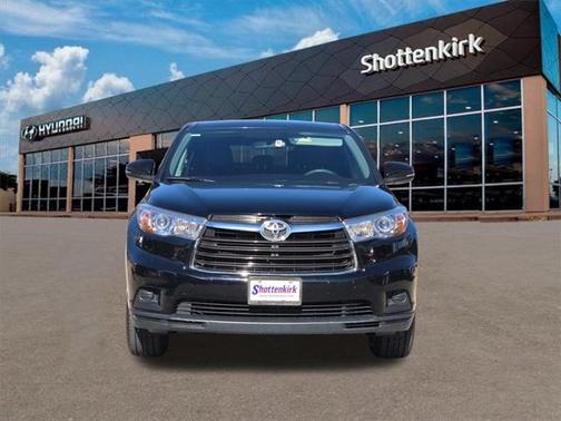 2016 Toyota Highlander LE