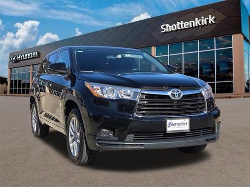 2016 Toyota Highlander LE