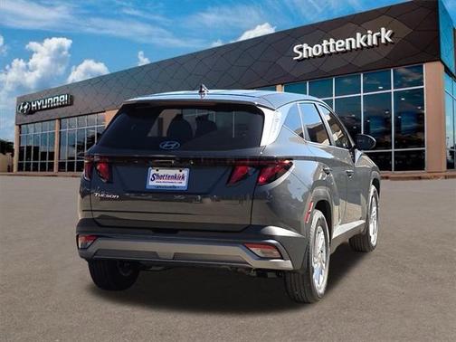 2026 Hyundai TUCSON SE