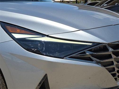 2021 Hyundai ELANTRA Limited
