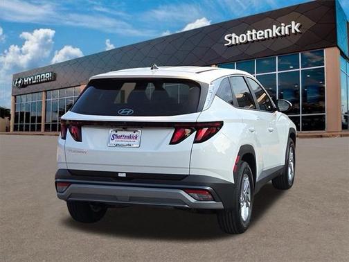2026 Hyundai TUCSON SE