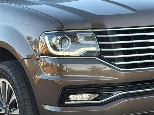 2016 Lincoln Navigator Select