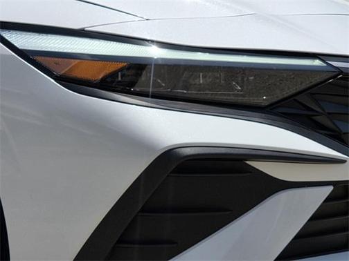 2025 Hyundai ELANTRA HEV SEL Sport