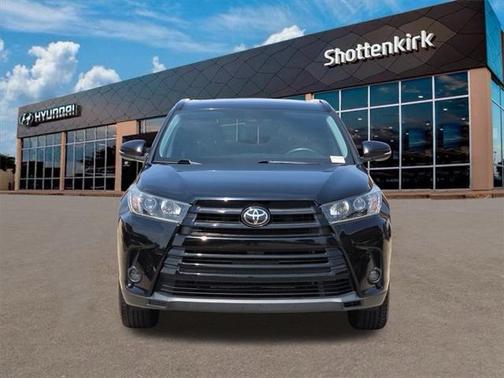 2019 Toyota Highlander SE