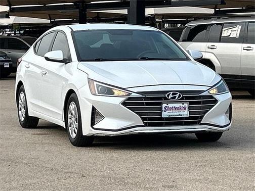 2019 Hyundai ELANTRA SE