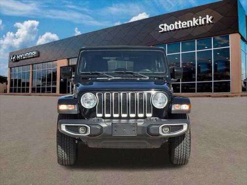 Black Clearcoat 2021 Jeep Wrangler Unlimited Sahara