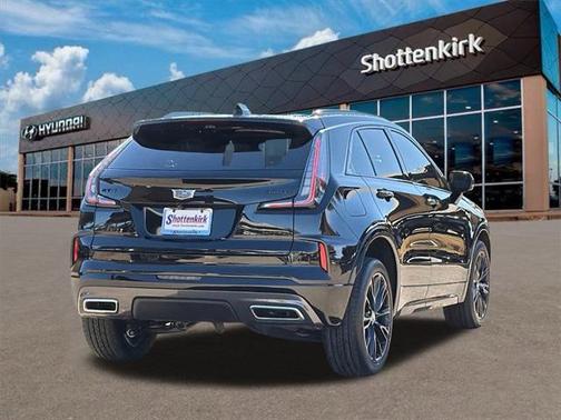2025 Cadillac XT4 Sport