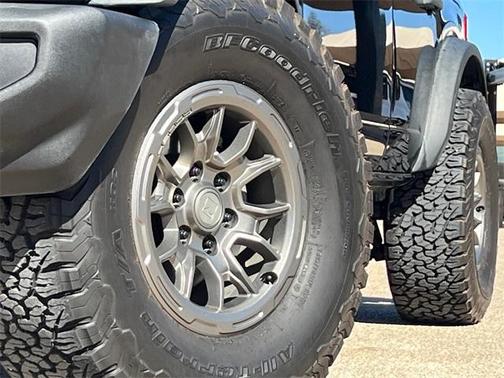 2023 Ford Bronco Base