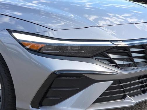 2025 Hyundai ELANTRA HEV Limited