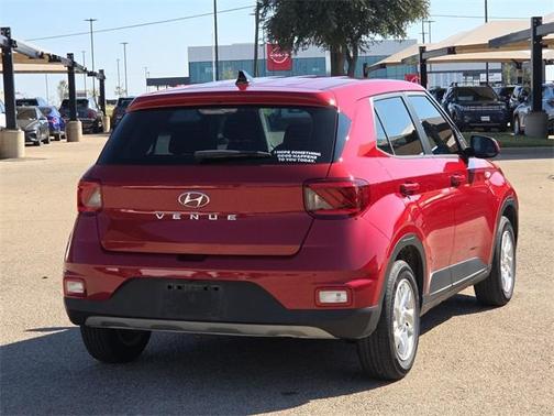 2022 Hyundai VENUE SE