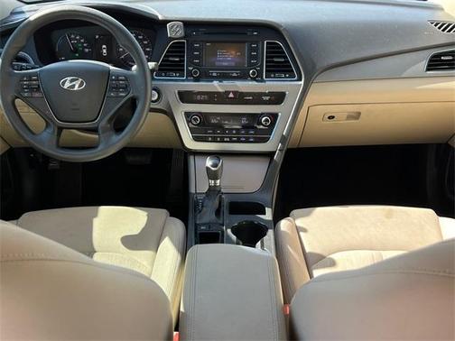 2016 Hyundai SONATA Hybrid SE