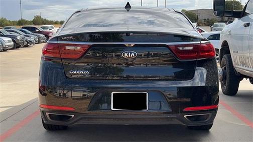 Photo 3 of 11 of 2017 Kia Cadenza Technology