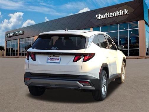 2026 Hyundai TUCSON SE