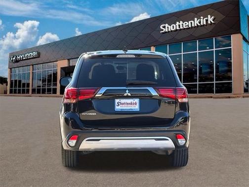 2020 Mitsubishi Outlander ES