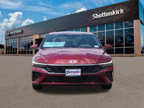 2025 Hyundai ELANTRA SE
