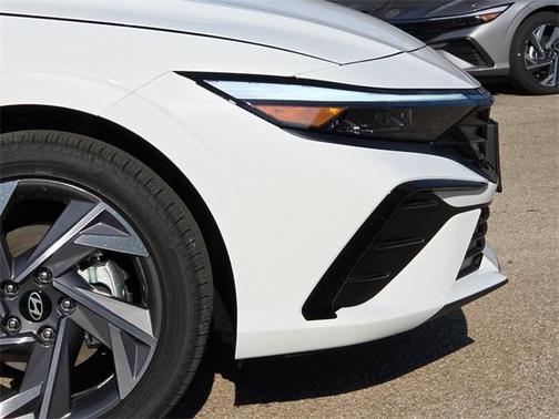 2025 Hyundai ELANTRA HEV Limited