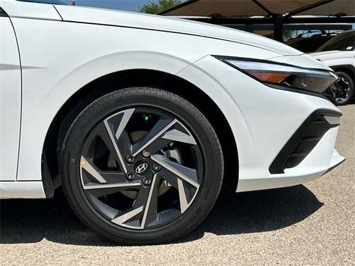 2025 Hyundai ELANTRA HEV SEL Sport
