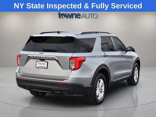 Silver Metallic 2022 Ford Explorer XLT
