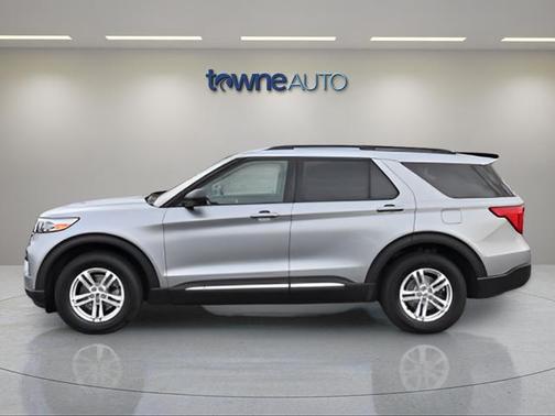 Silver Metallic 2022 Ford Explorer XLT