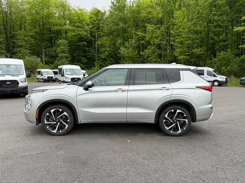 2024 Mitsubishi Outlander SEL