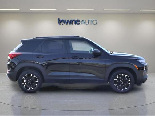 Mosaic Black Metallic 2023 Chevrolet Trailblazer LT