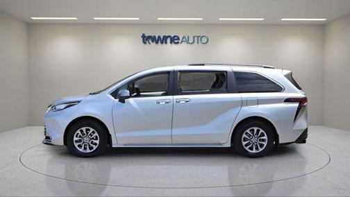 Celestial Silver Metallic 2023 Toyota Sienna XLE