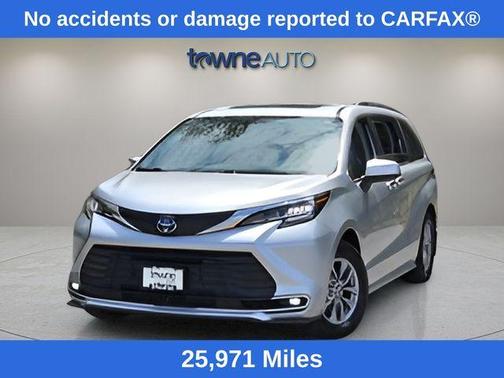 Celestial Silver Metallic 2023 Toyota Sienna XLE