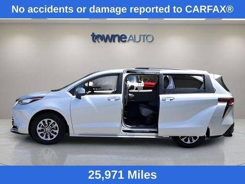Celestial Silver Metallic 2023 Toyota Sienna XLE