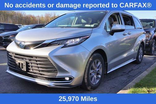 Celestial Silver Metallic 2023 Toyota Sienna XLE