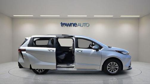 Celestial Silver Metallic 2023 Toyota Sienna XLE
