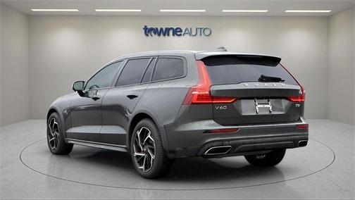 2021 Volvo V60 Cross Country T5